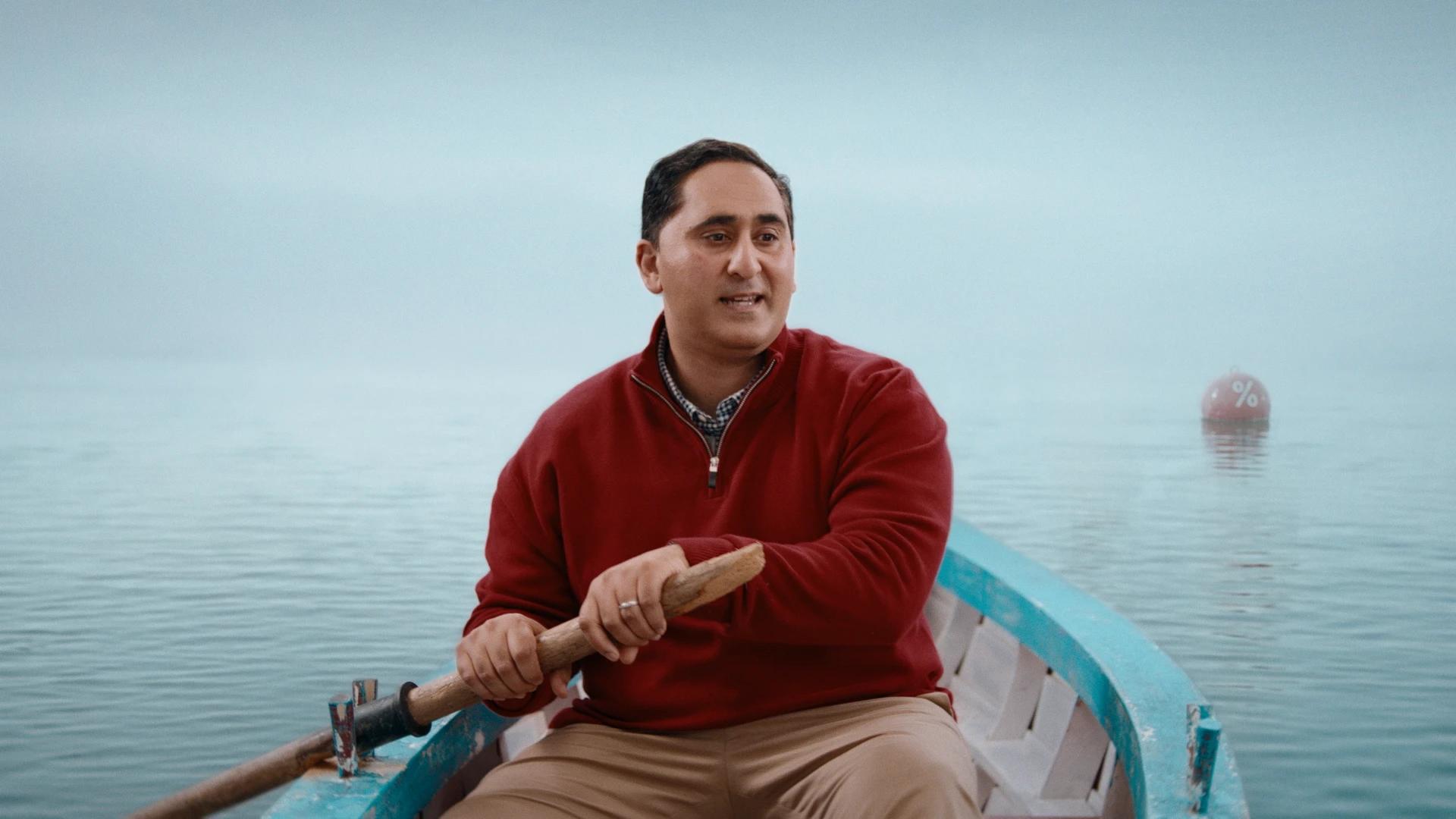 Raisin boat film, Michael in close-up rowing through the fog, Tungsten Media